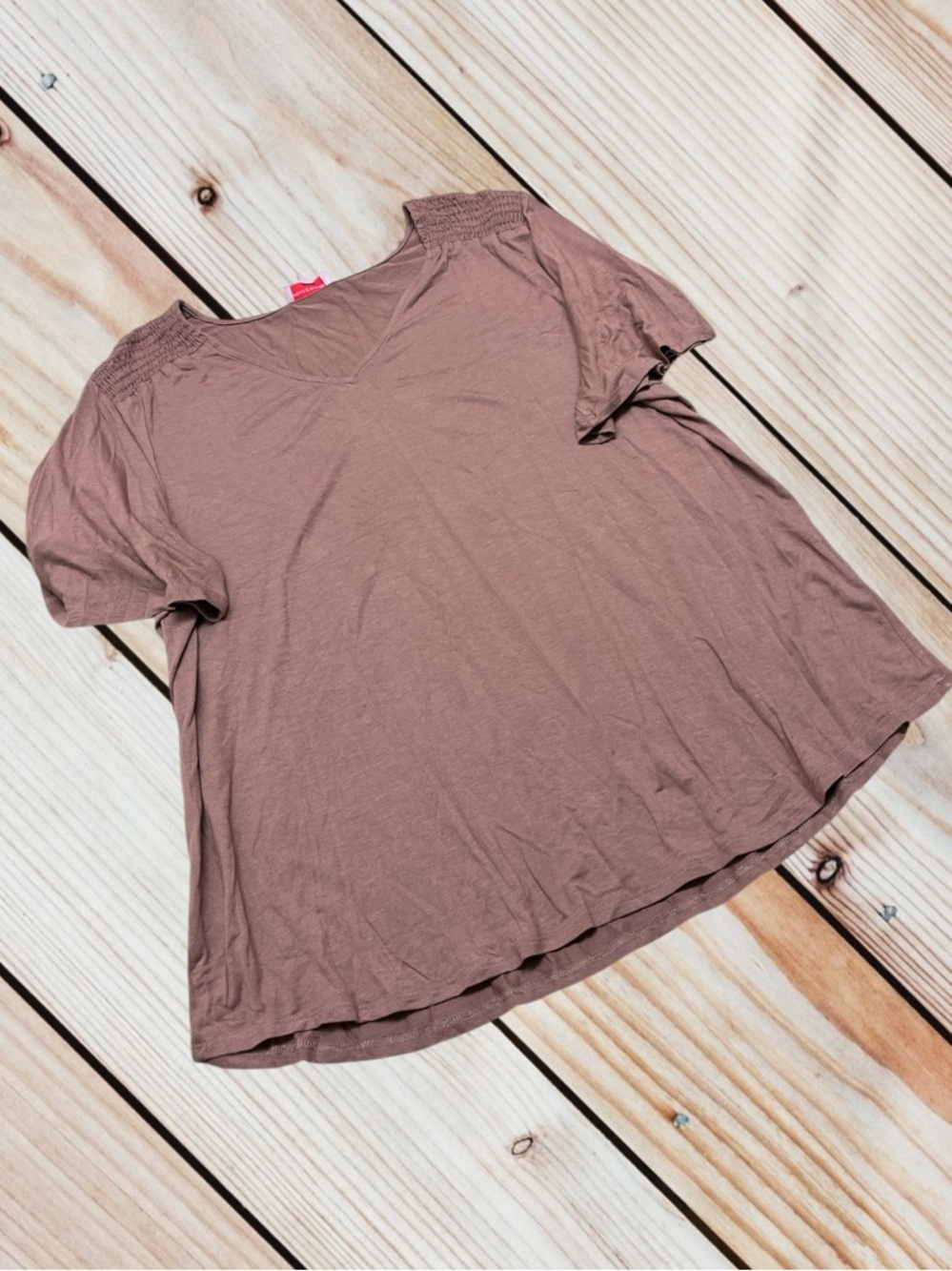NWT Molly & Isadora 2X brown v-neck ruched shoulder tee